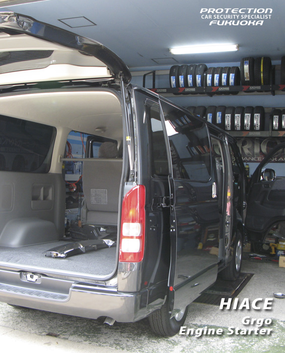 TOYOTA HIACE �d���ƗV�т̃p�[�g�i�[�A�l�C�̃����{�b�N�X�u�n�C�G�[�X�v�B�Z�L�����e�B�V�X�e���́uGrgo�v���C���X�g�[���B�d���Ŏg�����ނł������肨�q�l���炨�a���肵�����i�����S�ɉ^�Ԃ��߂̓����ł��B�܂��G���W���X�^�[�^�[�̓����ŏ�ԑO�Ɏԓ����x�𒲐߂��鎖�ŉ��K�Ȏԓ����Ƃ��邱�Ƃ��\�ł��B